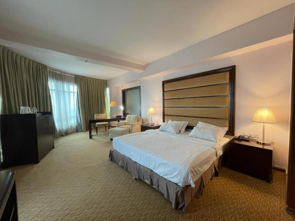 Oriental Crystal Hotel Kajang Exterior photo